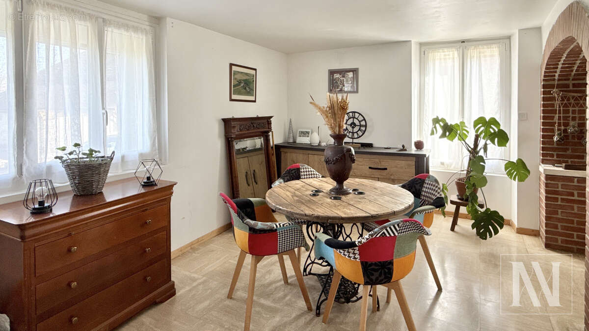 Maison à AUXON