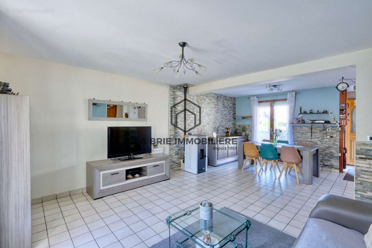 Maison à BRIE-COMTE-ROBERT