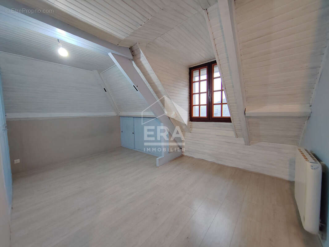 Maison à LA VILLE-AUX-CLERCS