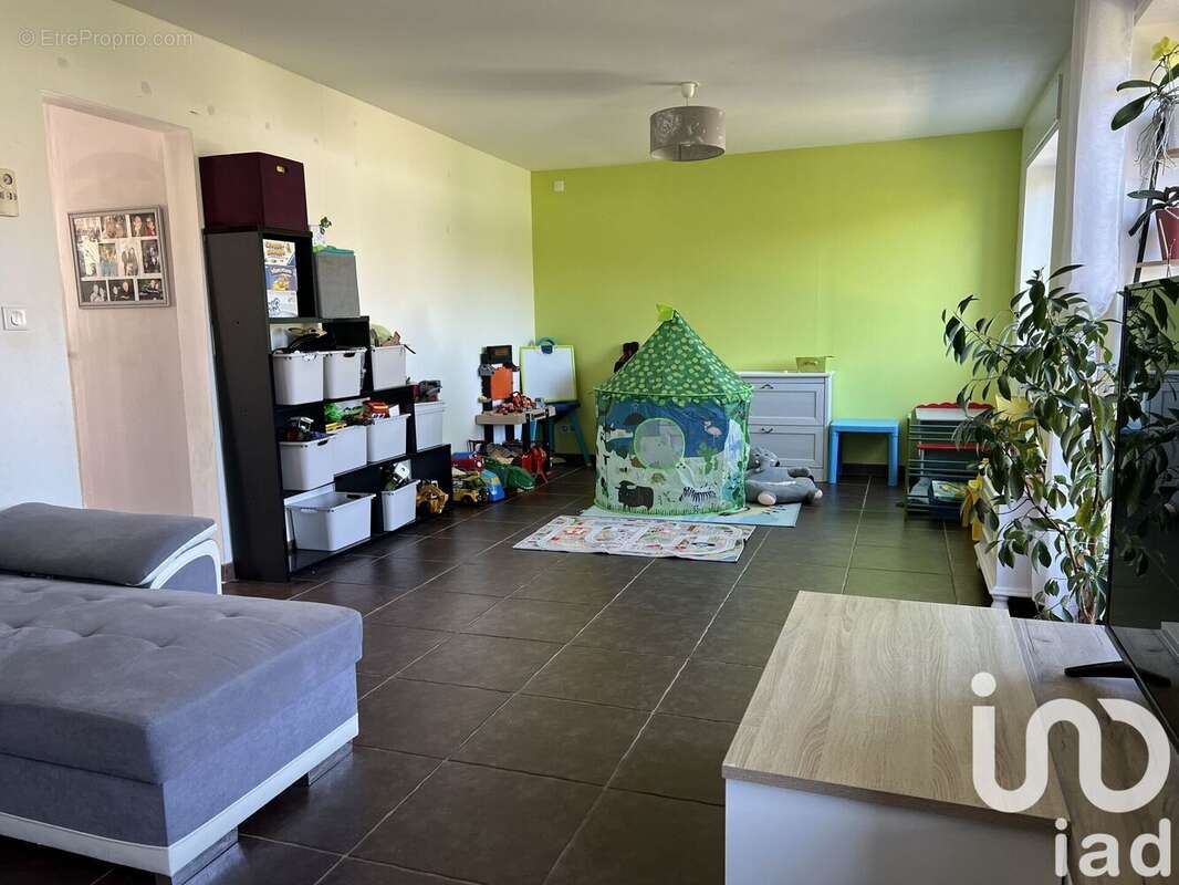 Photo 8