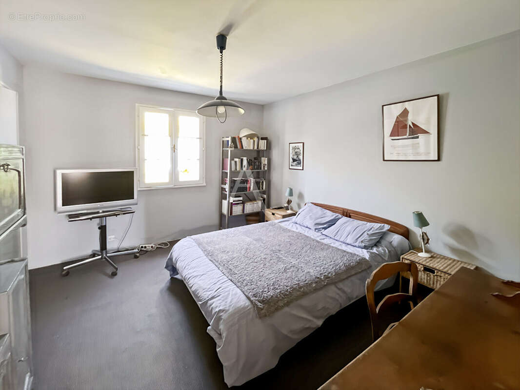Propriété de caractère avec grange réhabilitée et dépendances sur plus de 3 400 m² à Challans - photo 5