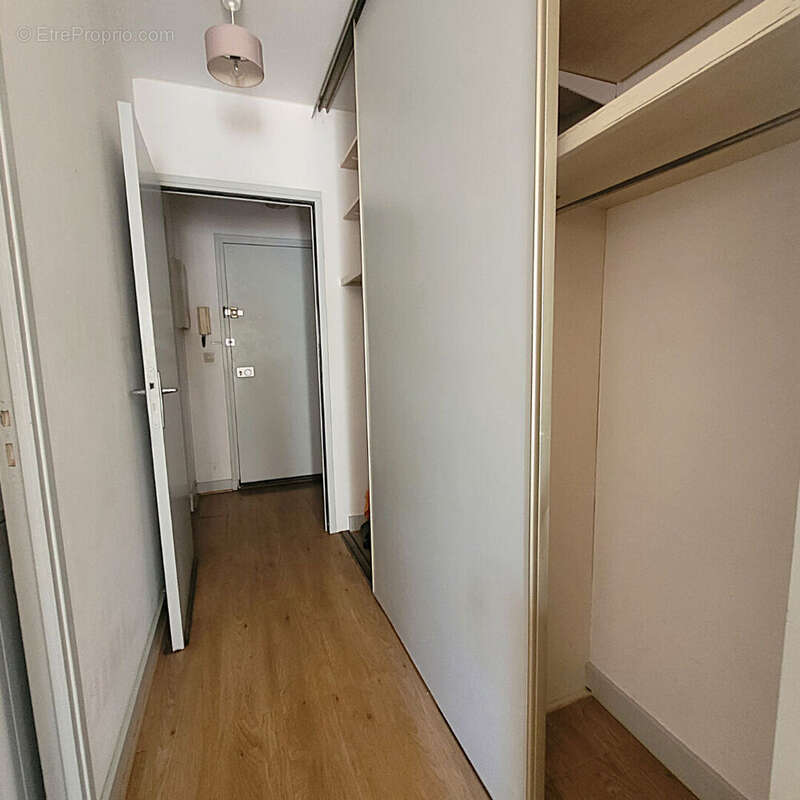 Studio meublé de 29,72 m² en plein centre-ville - photo 3