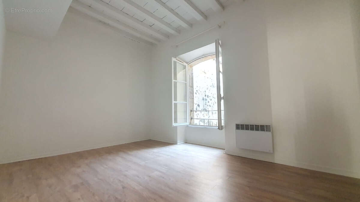 BORDEAUX INTENDANCE - T3 bis dans immeuble pierre - photo 3