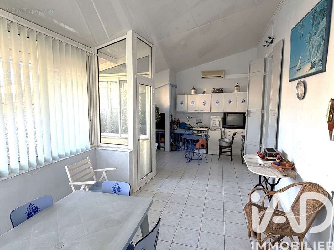 Photo 2 - Maison à ROUJAN