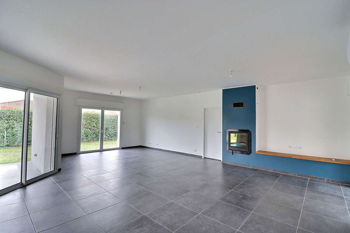 Maison à CAMPET-ET-LAMOLERE