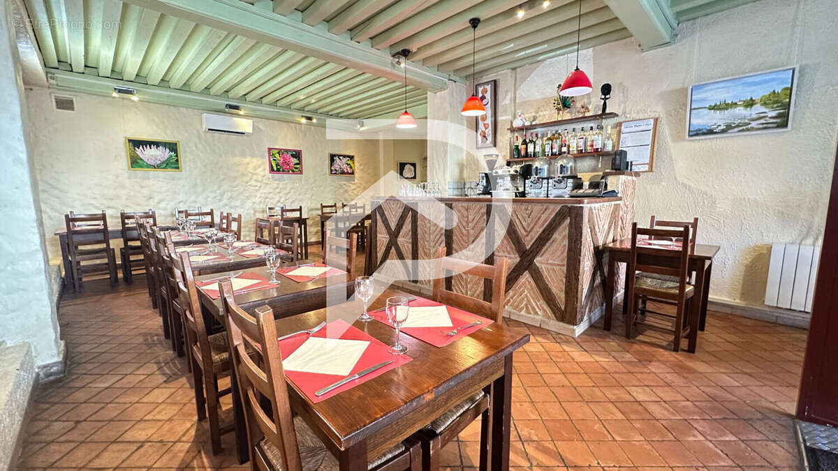 Commerce à MONTLUEL