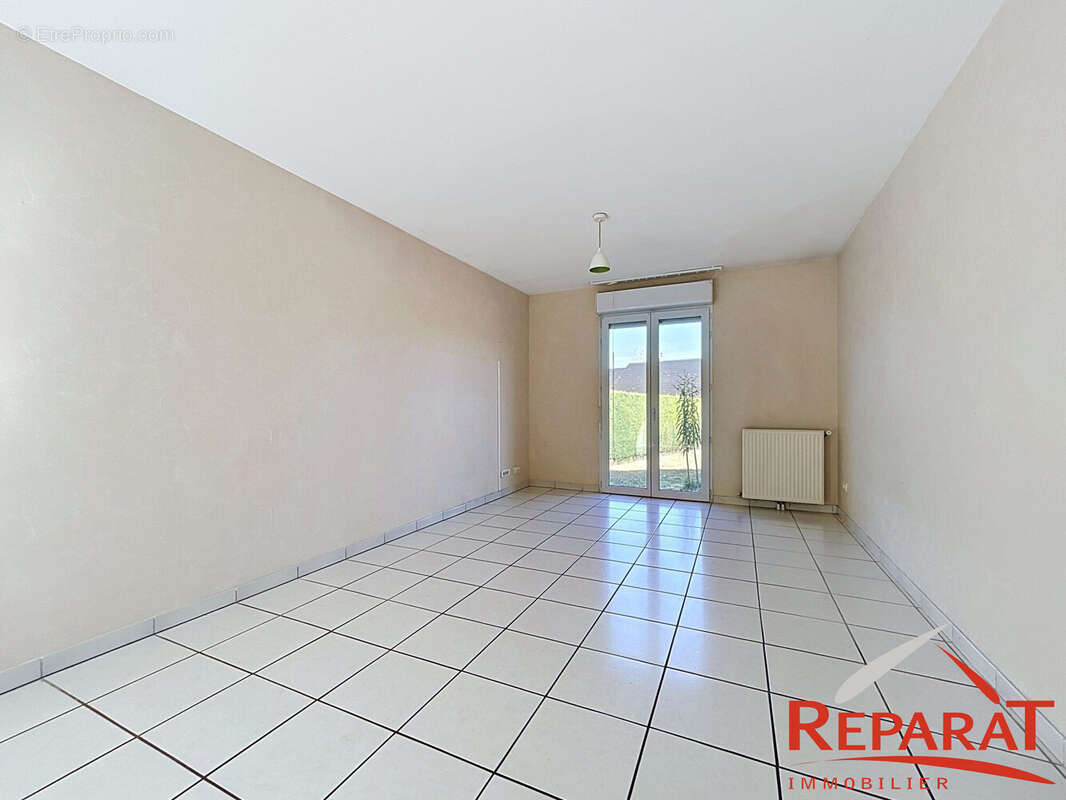 Maison 95 m² à Saint-Pantaleon-De-Larche  - photo 4