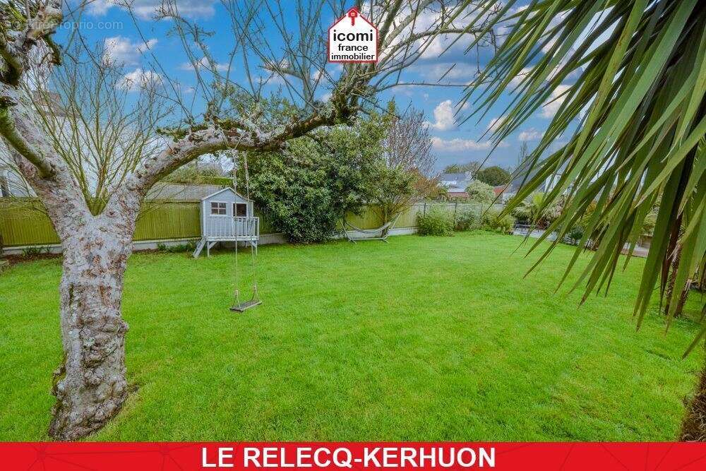 Maison à LE RELECQ-KERHUON