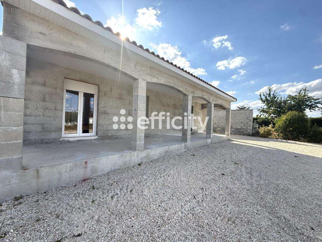 Maison 80 m² à Verteuil-Sur-Charente  - photo 12