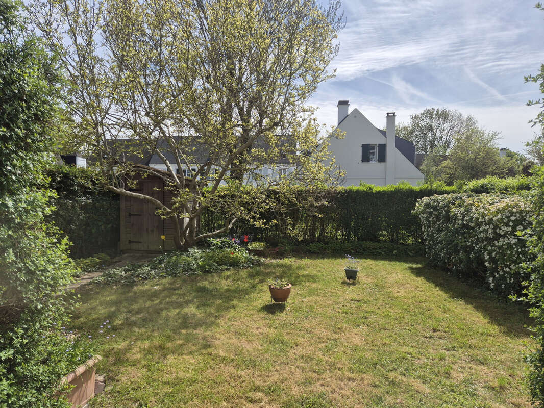 Maison à VERT-SAINT-DENIS