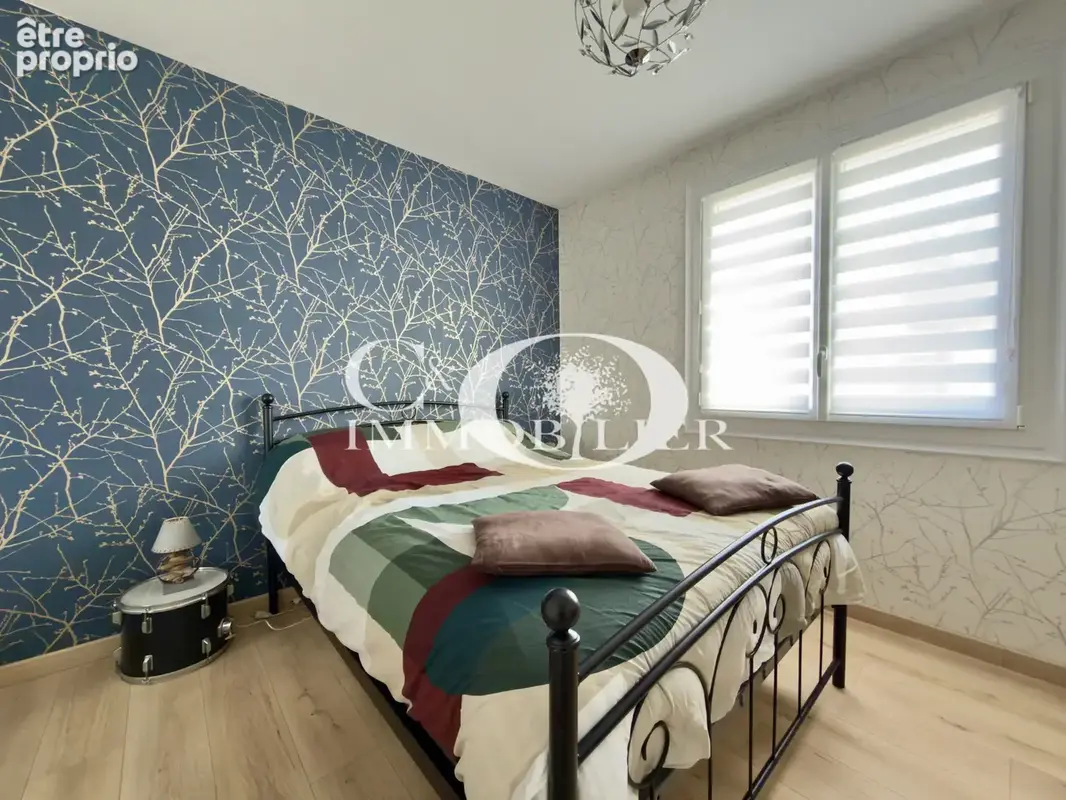 Maison 3 chambres + bureau - double garage - 1358 m2 de terrain - photo 7