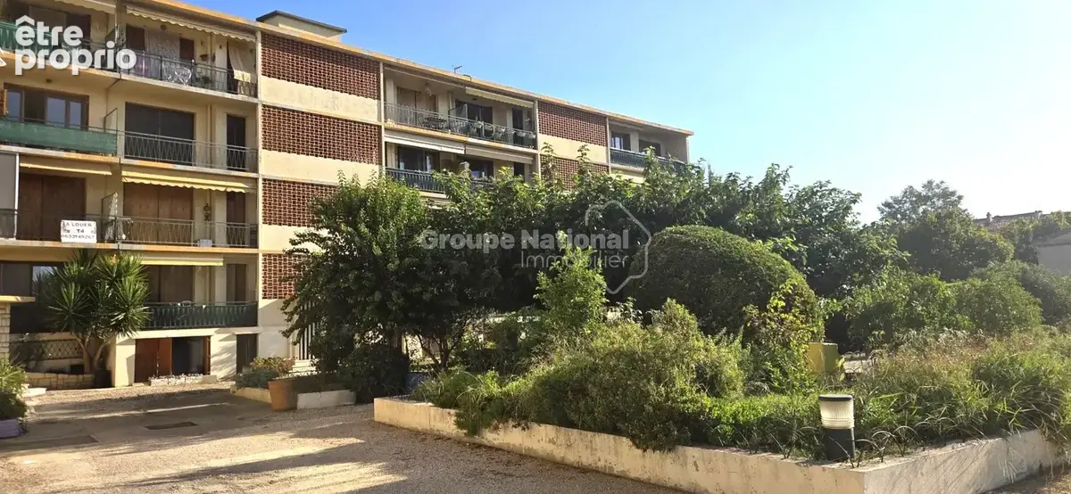 L'ESTAQUE! Résidence BELLAVISTA, à 5 mn à pied du port, bel appartement de type 4 de 66 m² en rdc surélevé avec cave. - photo 12