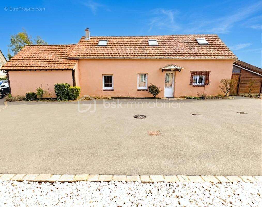Maison à ILLIERS-COMBRAY