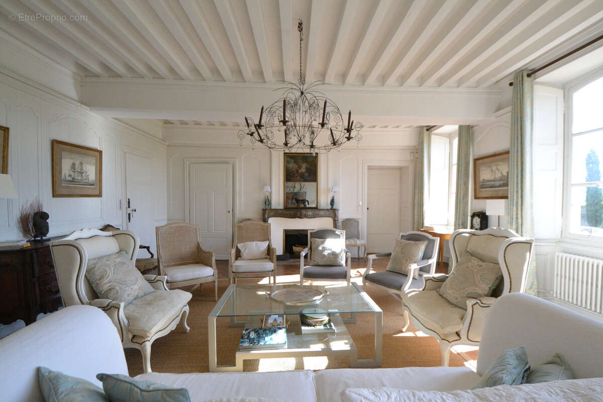 Maison à LA CLAYETTE