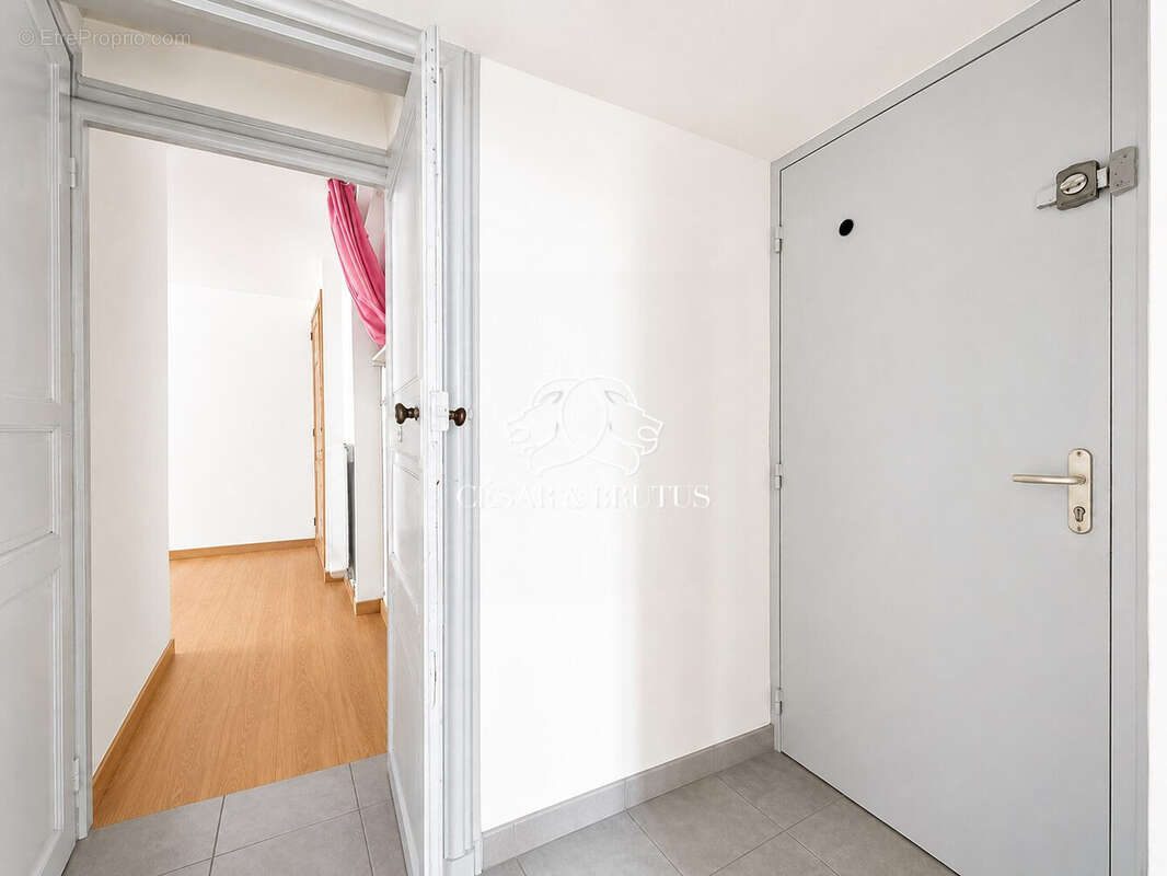 Appartement 40 m² à Vienne  - photo 8