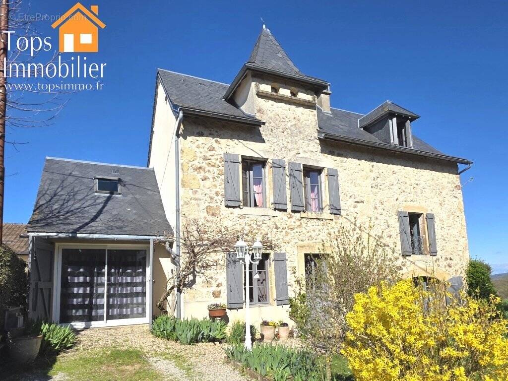 Maison à PRIVEZAC