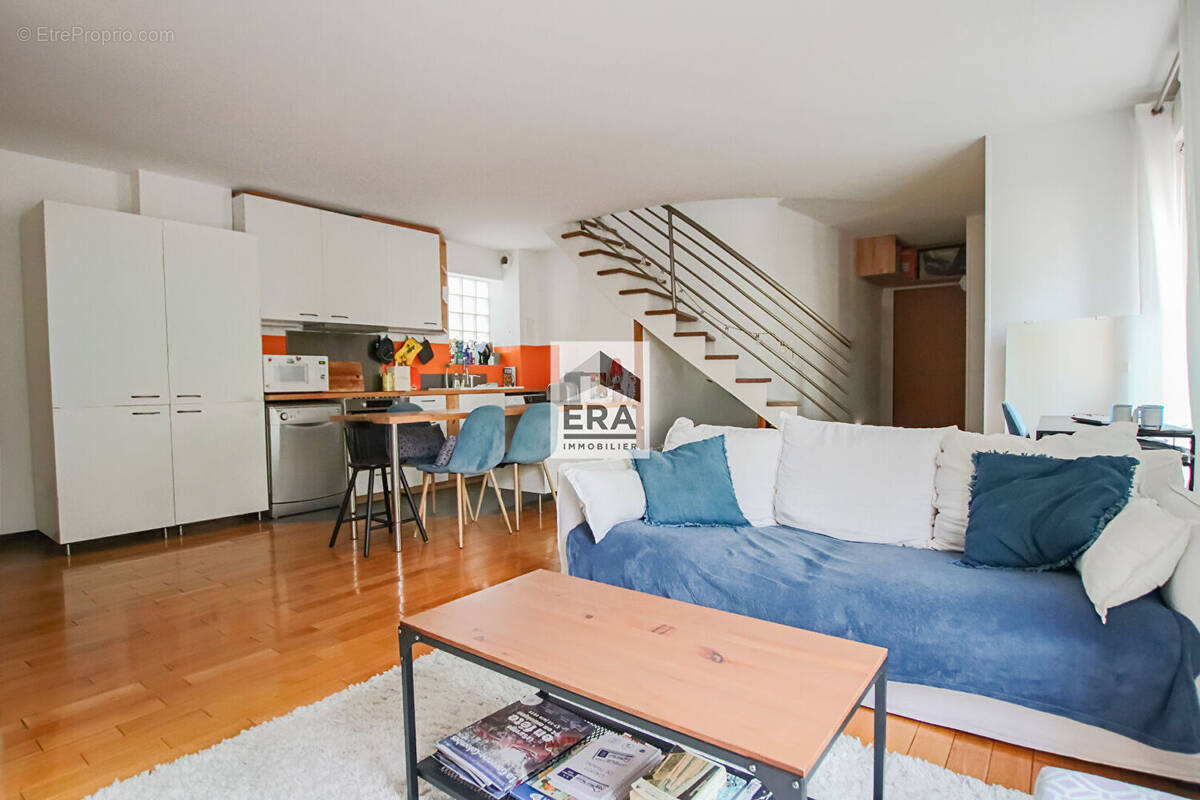 Appartement à LA GARENNE-COLOMBES