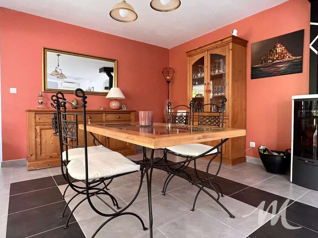 Maison à SAINT-MAXIMIN-LA-SAINTE-BAUME