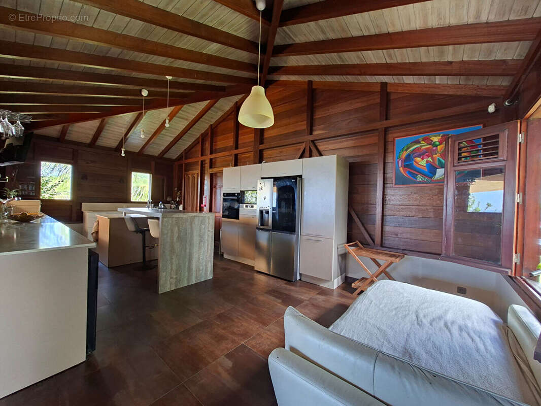 A vendre - villa t4  atypique - 150 m2 - vue mer - piscine - case-pilote - photo 7