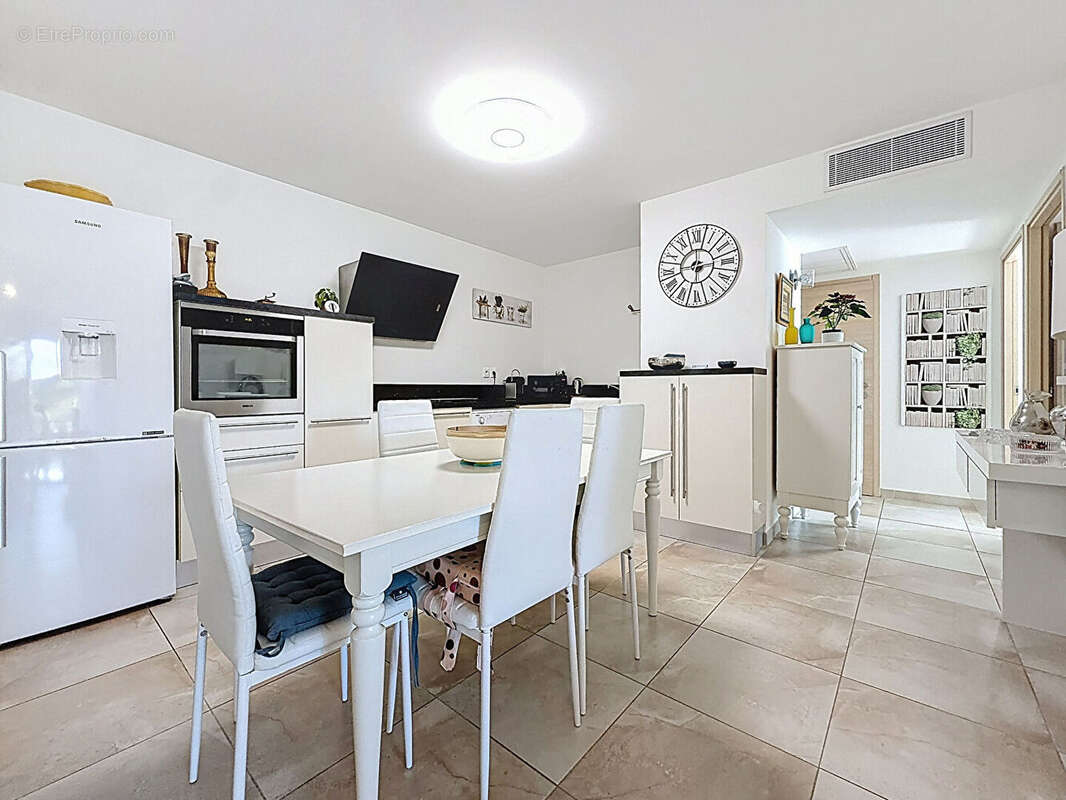 Appartement à CARQUEIRANNE