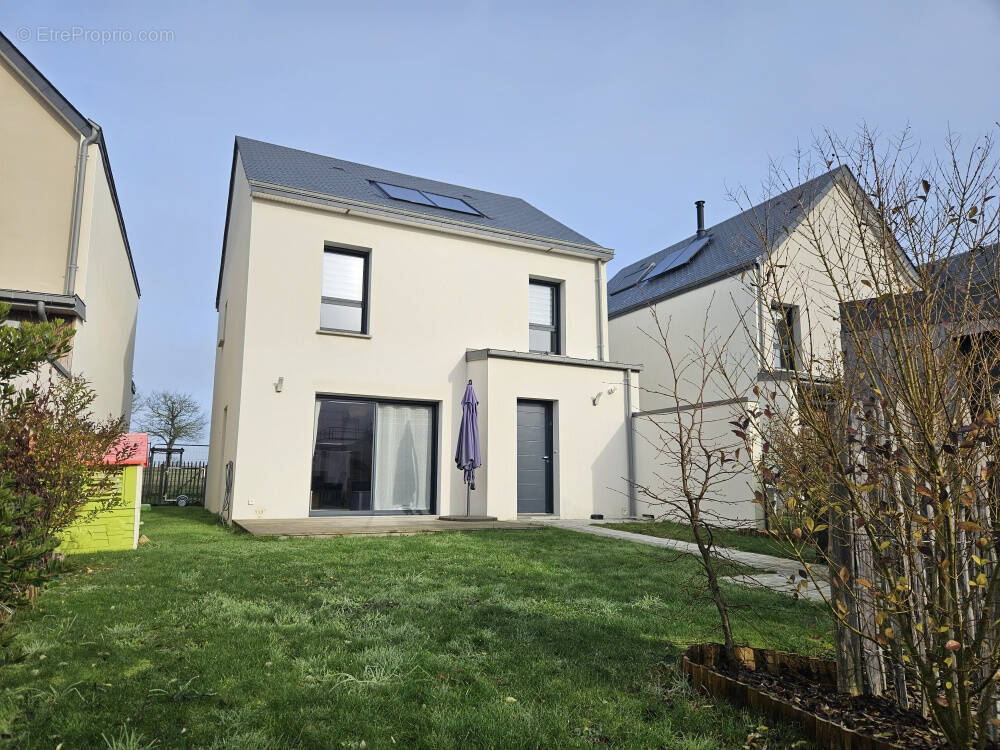 Maison à VERN-SUR-SEICHE