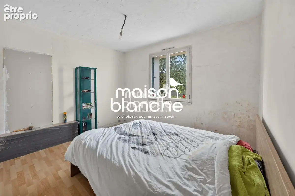 Maison 3 pièces 86 m² à vendre à Saint-Georges-De-Noisne (79400) - photo 6