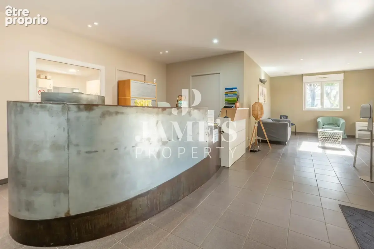 Commerce 192 m² à vendre à Eyragues (13630) - photo 5