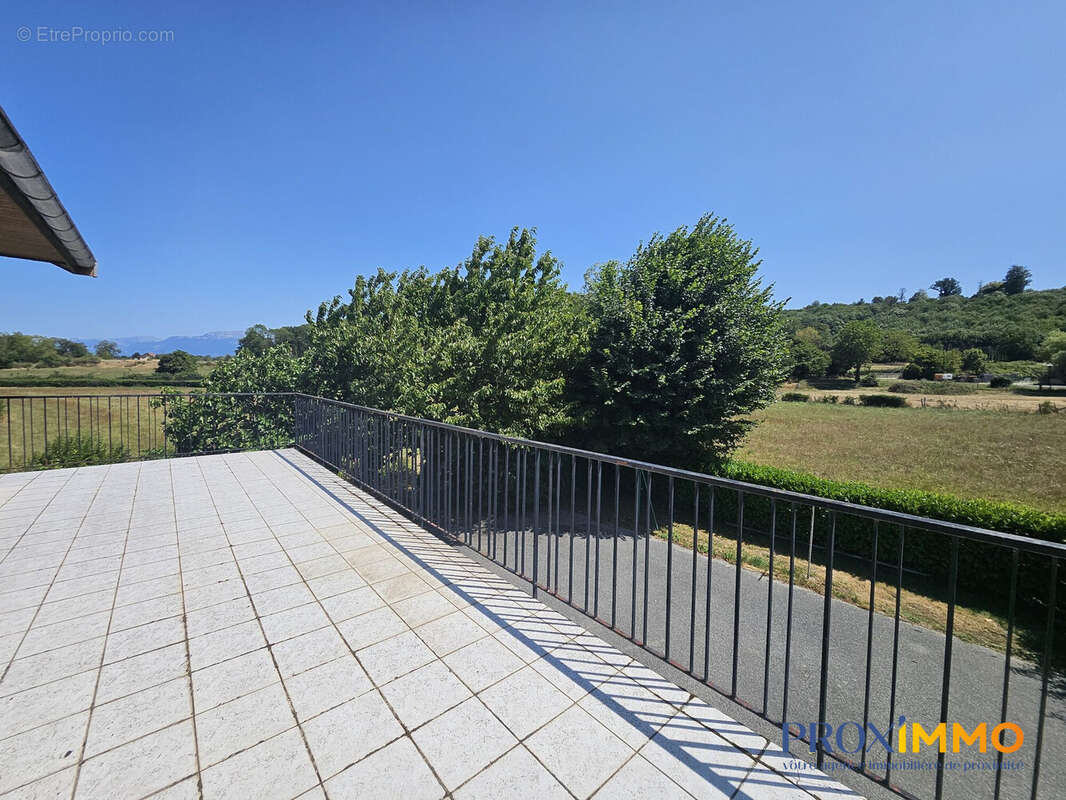 Maison 160 m² à Izeaux  - photo 7