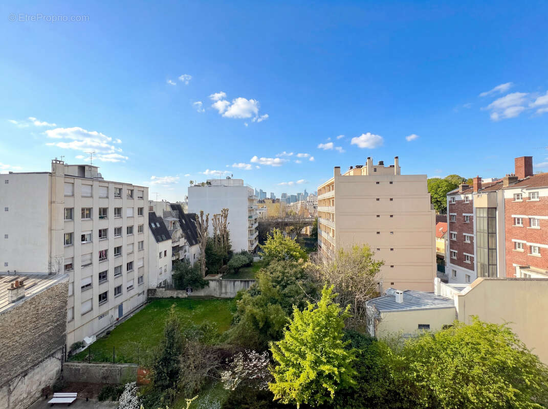 Appartement à COURBEVOIE