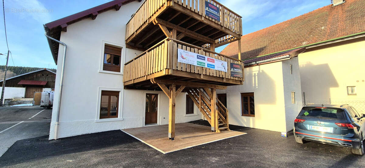 Appartement à ORCHAMPS-VENNES