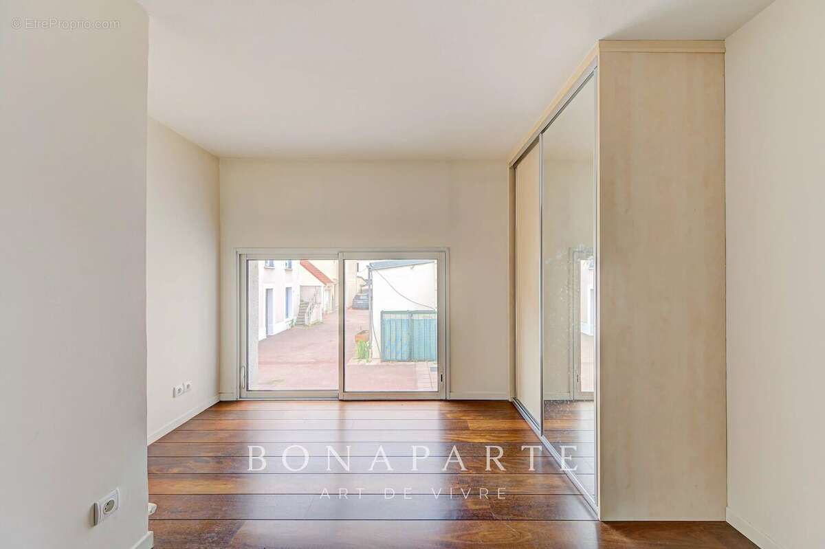 COLOMBES gare - Loft de 205 m²  Terrasse privative  Double parking - photo 16