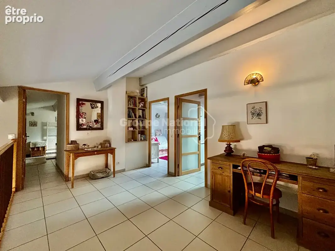 Appartement Nimes 6 pièce(s) 121.41m2 (dont 150 m² utile ) Terrasse / 2 parkings et cave - photo 8