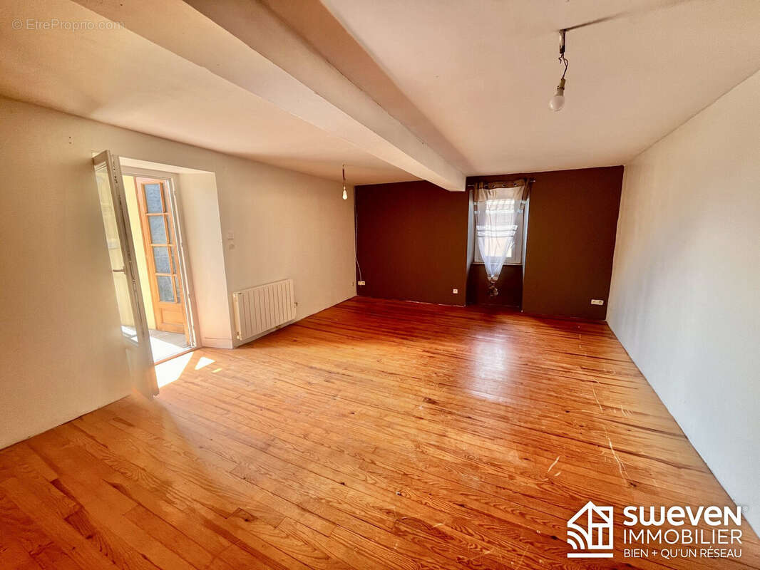 Maison 116 m² à Camarade  - photo 6
