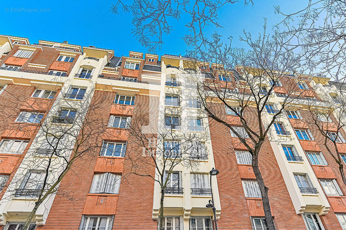 Appartement à PARIS-14E