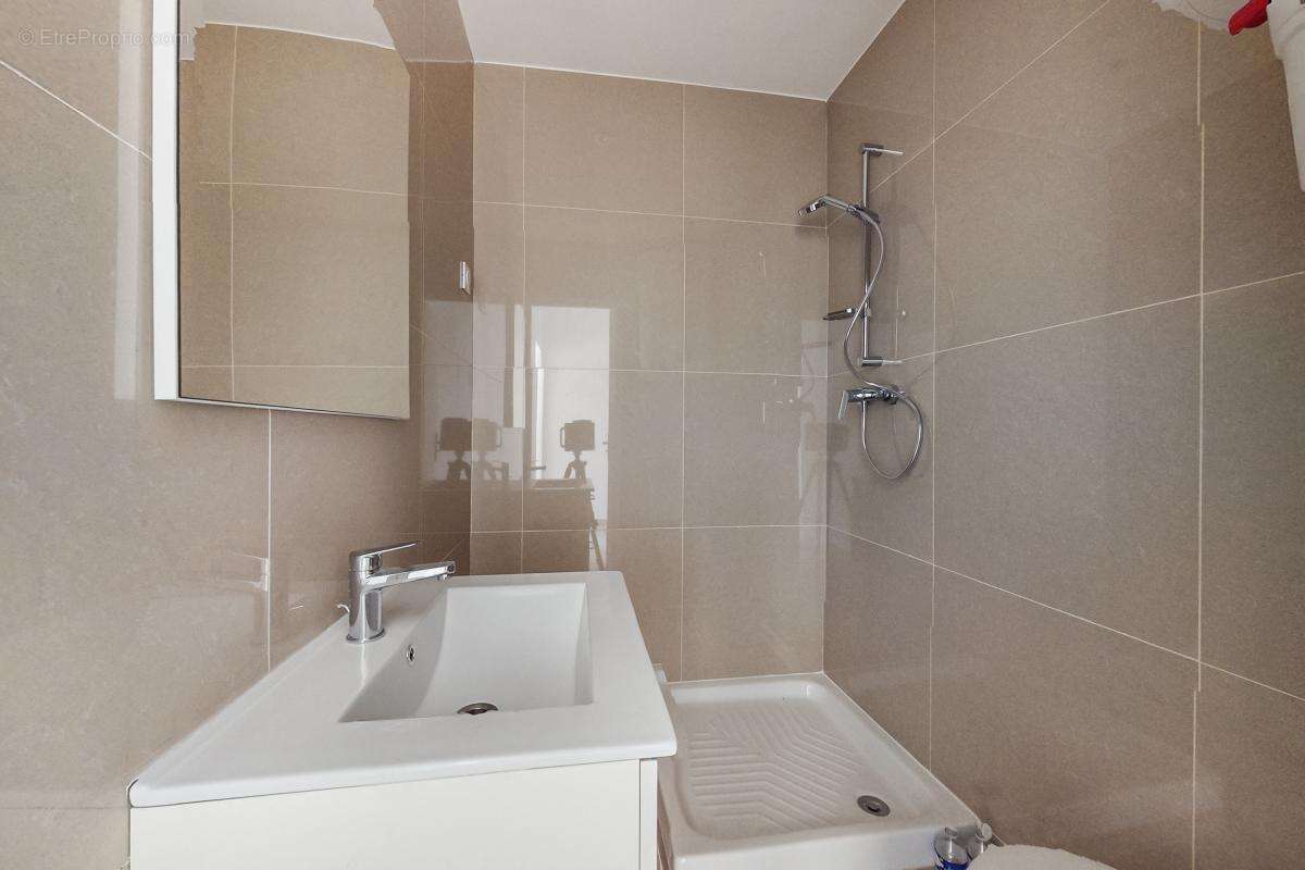 Appartement à ROQUEFORT-LA-BEDOULE