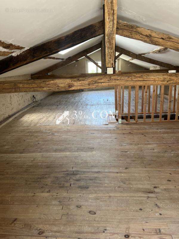 3%. com immobilier à  iteuil - photo 9