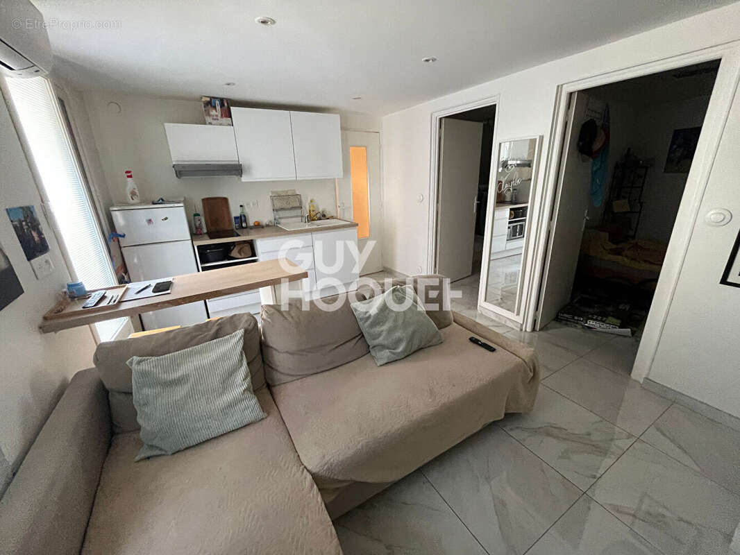 Maison à SAINT-LAURENT-DE-LA-SALANQUE