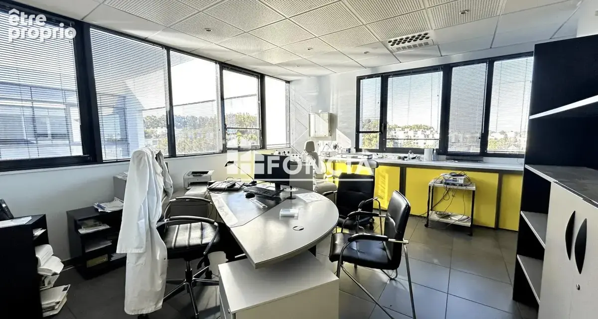 Bureaux - 200 m² - carre d hort - photo 2