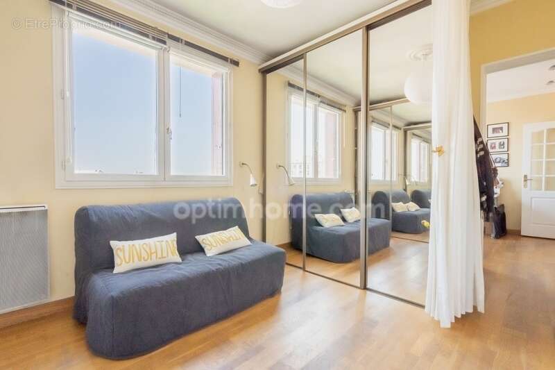 Appartement à LES PAVILLONS-SOUS-BOIS