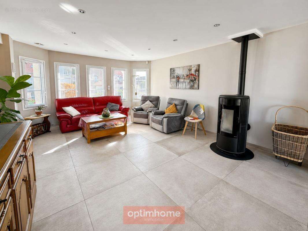 Margny-lès-compiègne – propriété contemporaine de 260 m² avec dépendance de plus de 170 m² - photo 6