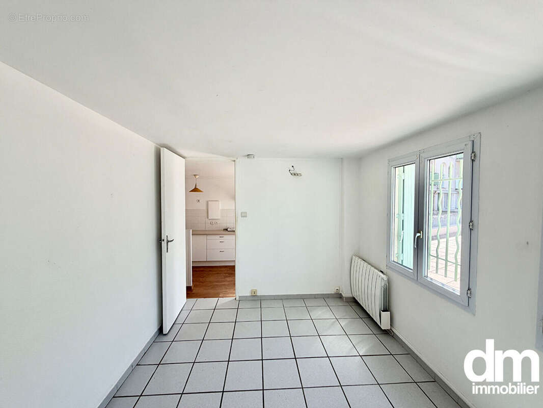 Local commercial d'une surface de 42m2  avec garage de 20m2 - photo 6