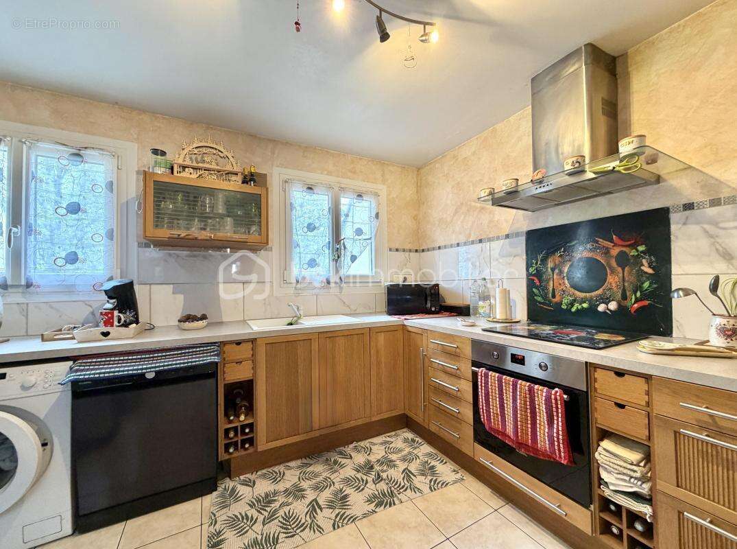 Appartement à EMERAINVILLE