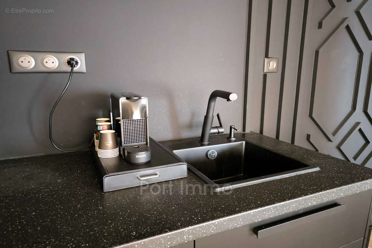 Commerce 36 m² à Cagnes-Sur-Mer  - photo 6