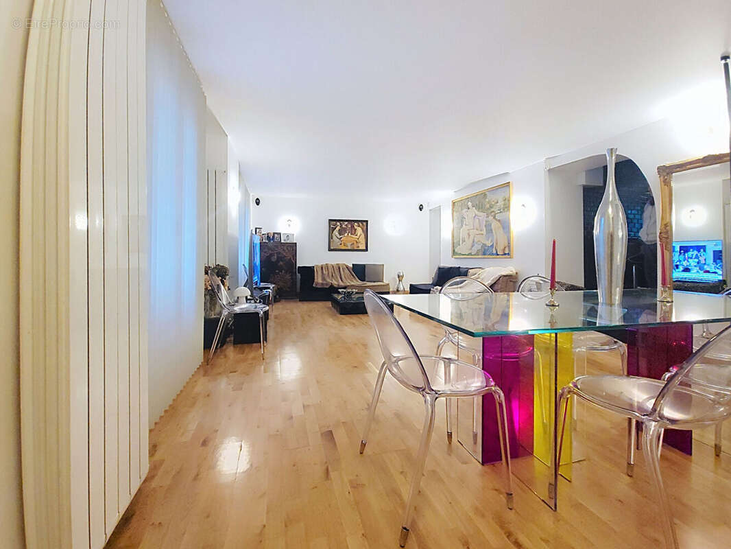 Appartement à PARIS-17E