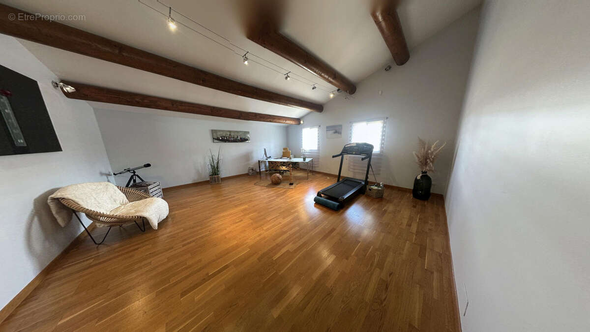 Maison à PERNES-LES-FONTAINES