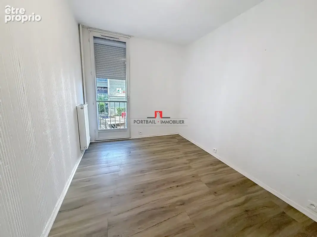 Appartement 53 m² à Cenon  - photo 4