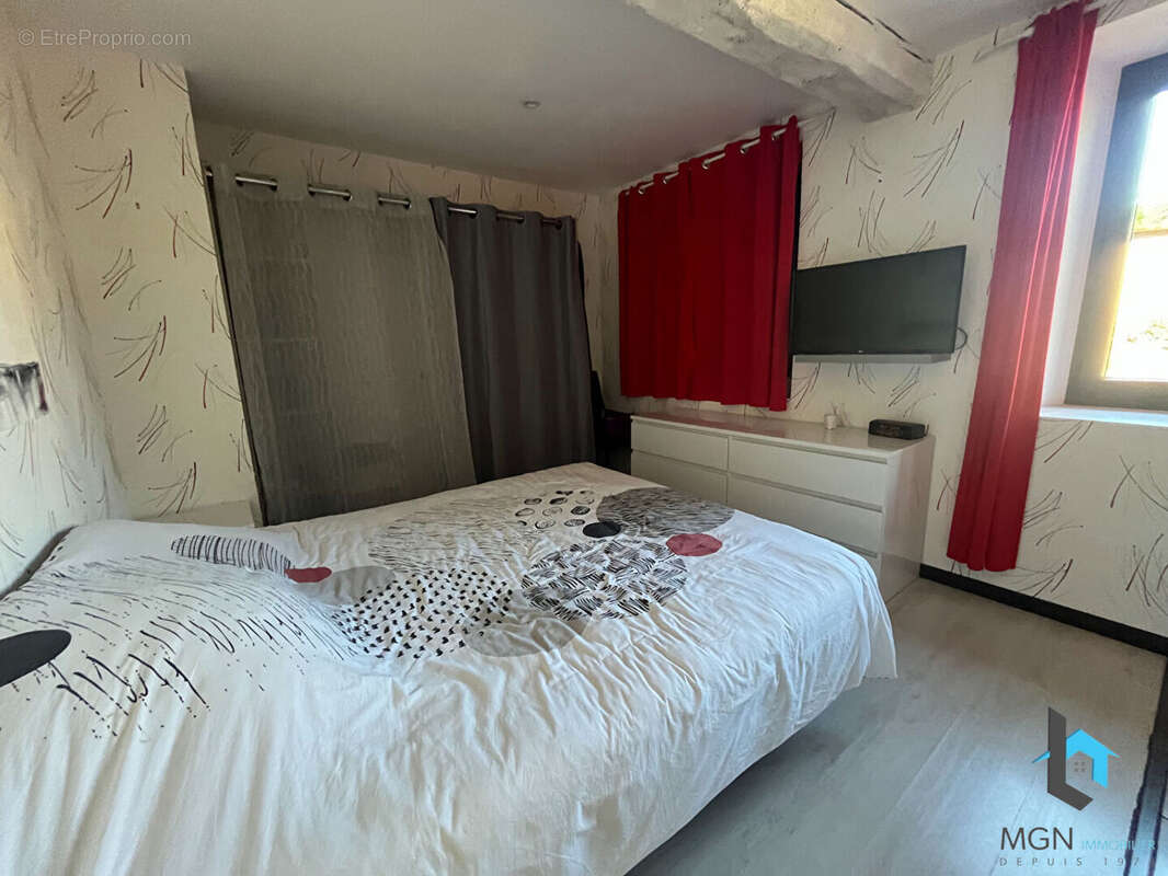 Maison à MESLAY-LE-VIDAME