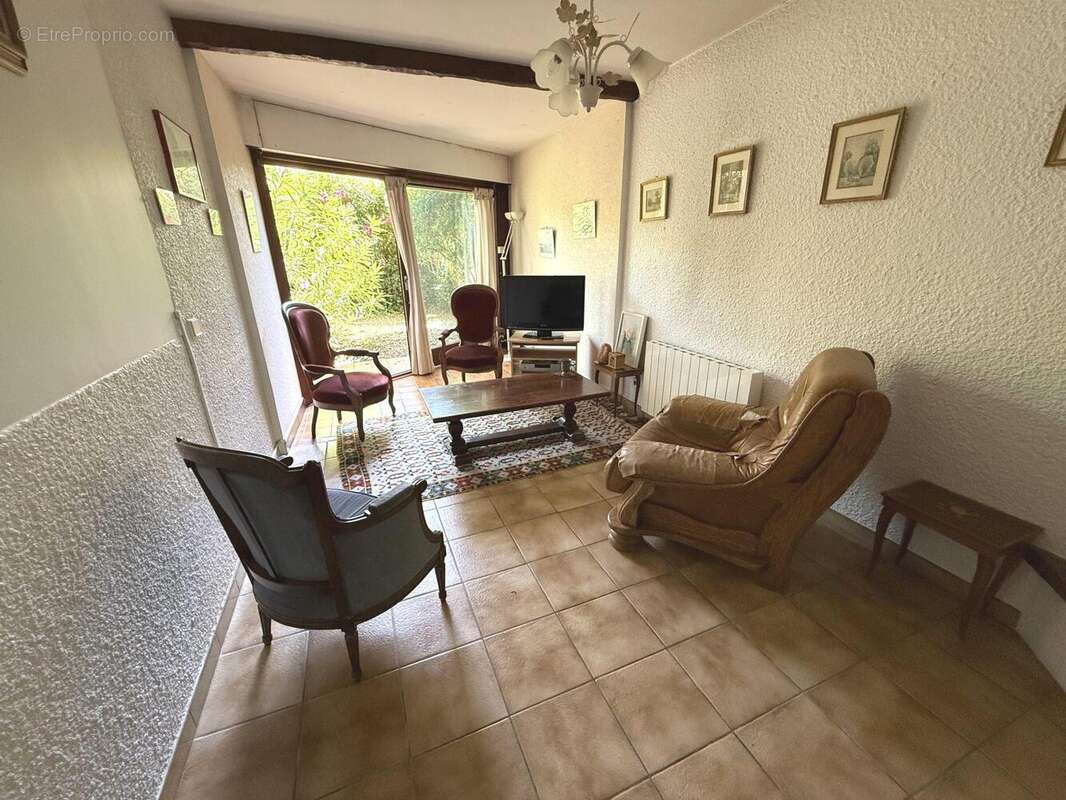 Maison 106 m² à Saint-Nazaire-Les-Eymes  - photo 9