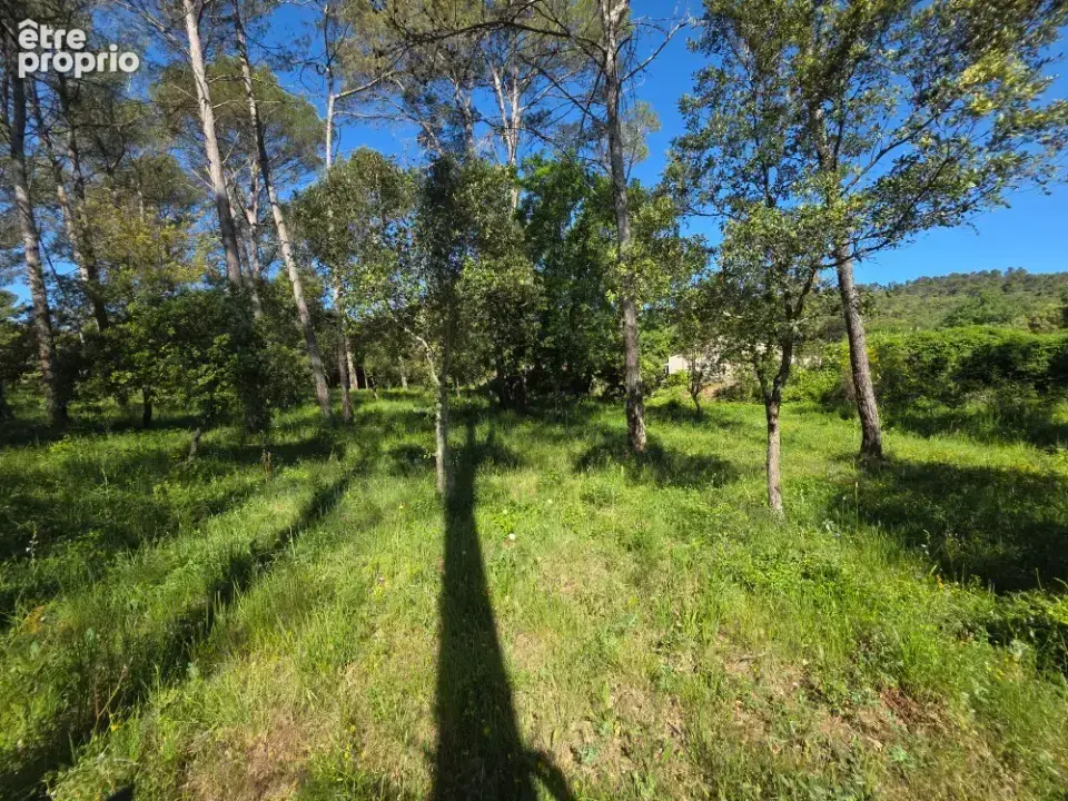 Terrain 874 m² à vendre à Gareoult (83136) - photo 2