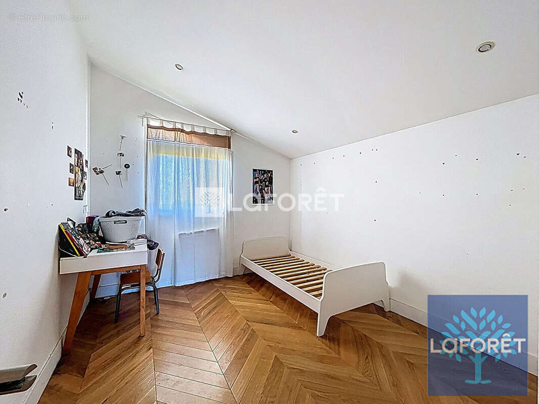 Maison à VIGNEUX-SUR-SEINE